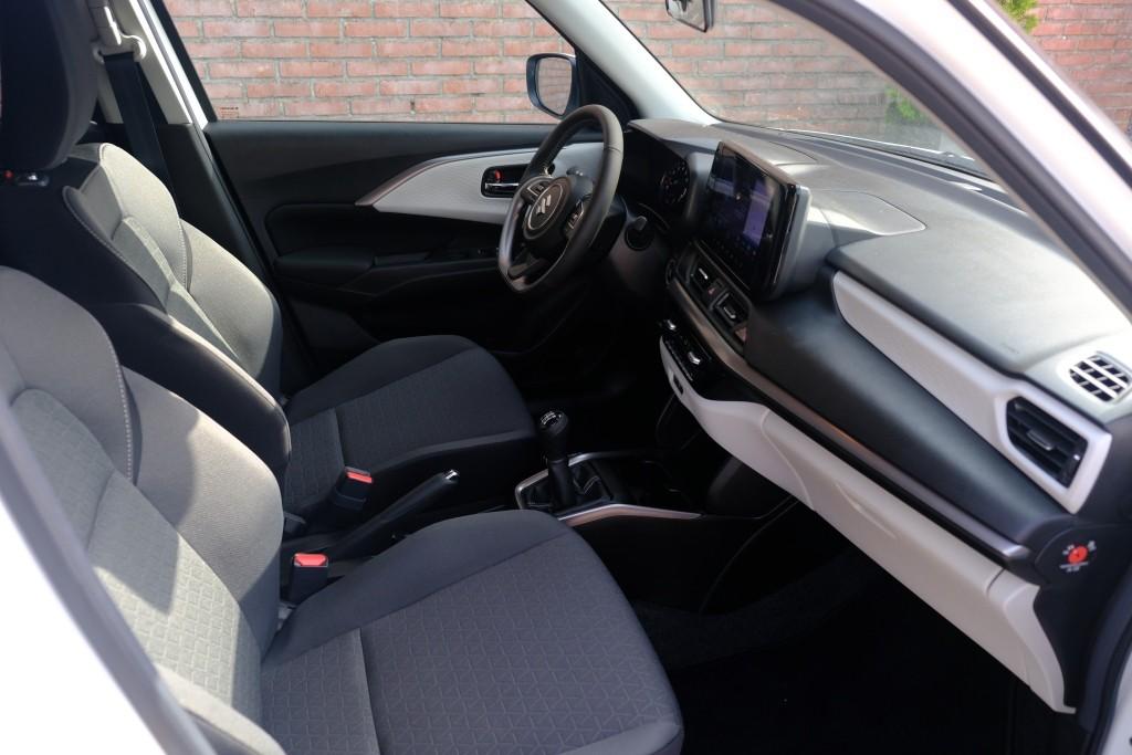 Suzuki Swift 1.2 82pk Style Smart Hybrid | Navi | App Connect | Climate | Adaptive Cruise | Camera | Keyless | Stoelverwarming afbeelding 4