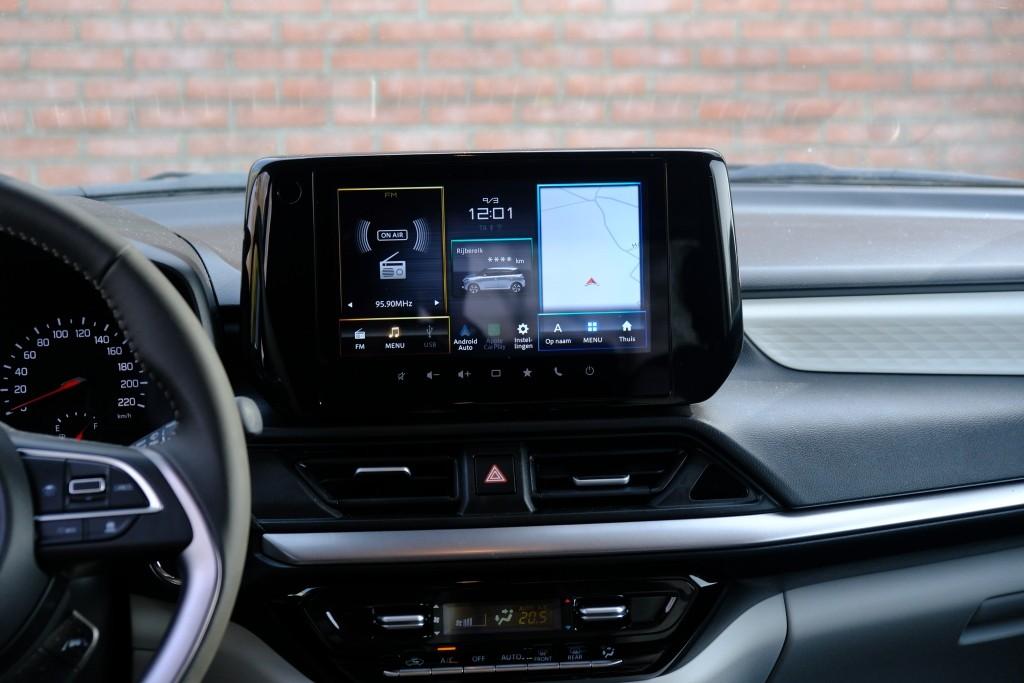 Suzuki Swift 1.2 82pk Style Smart Hybrid | Navi | App Connect | Climate | Adaptive Cruise | Camera | Keyless | Stoelverwarming afbeelding 13