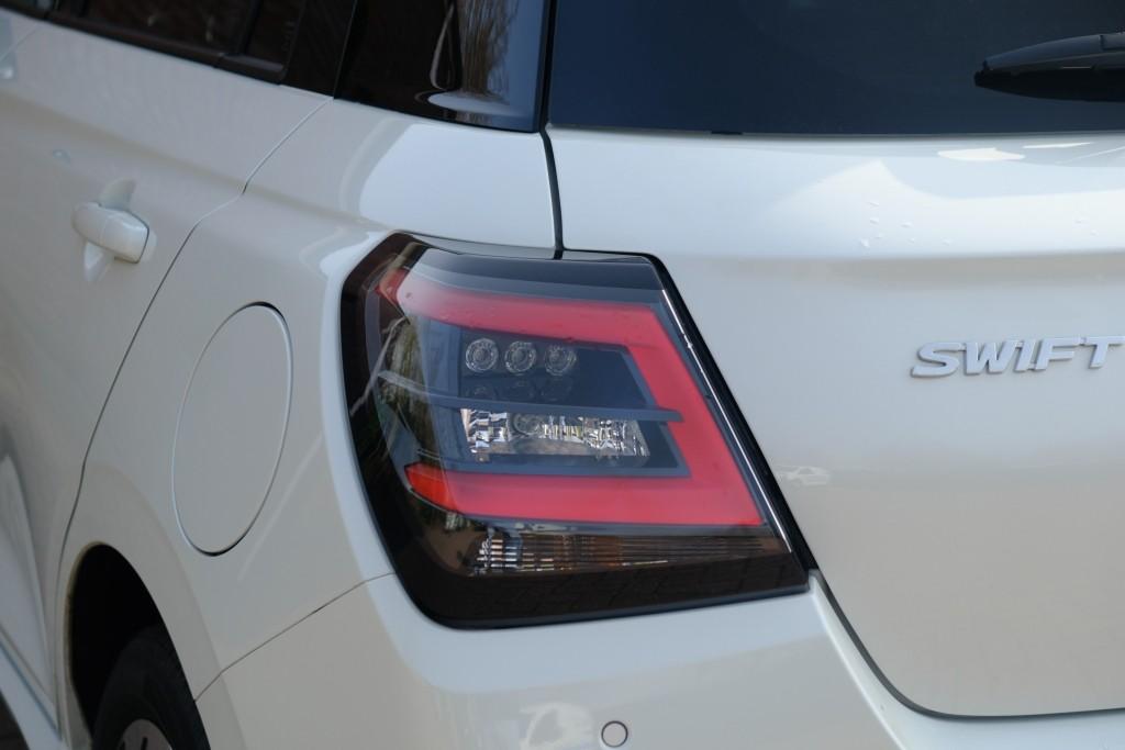 Suzuki Swift 1.2 82pk Style Smart Hybrid | Navi | App Connect | Climate | Adaptive Cruise | Camera | Keyless | Stoelverwarming afbeelding 27