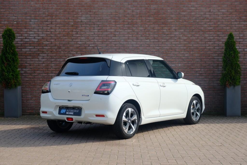 Suzuki Swift 1.2 82pk Style Smart Hybrid | Navi | App Connect | Climate | Adaptive Cruise | Camera | Keyless | Stoelverwarming afbeelding 28