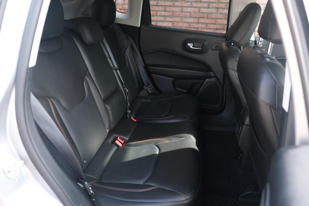 Jeep Compass 1.4 MultiAir 170pk 4x4 Aut. Limited | Navi | App Connect | Winter Pack | Leather Pack | Keyless | Beats Audio | Camera afbeelding 3