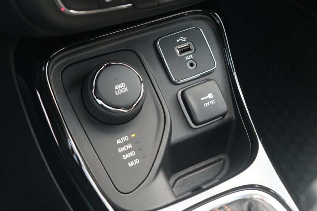 Jeep Compass 1.4 MultiAir 170pk 4x4 Aut. Limited | Navi | App Connect | Winter Pack | Leather Pack | Keyless | Beats Audio | Camera afbeelding 23