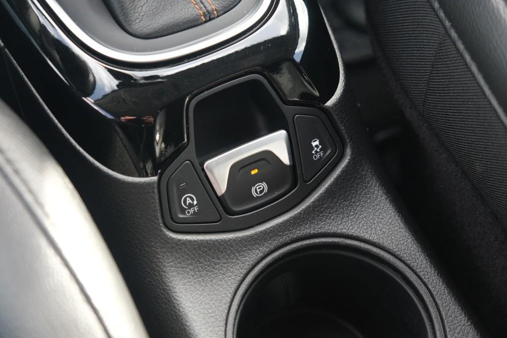 Jeep Compass 1.4 MultiAir 170pk 4x4 Aut. Limited | Navi | App Connect | Winter Pack | Leather Pack | Keyless | Beats Audio | Camera afbeelding 25