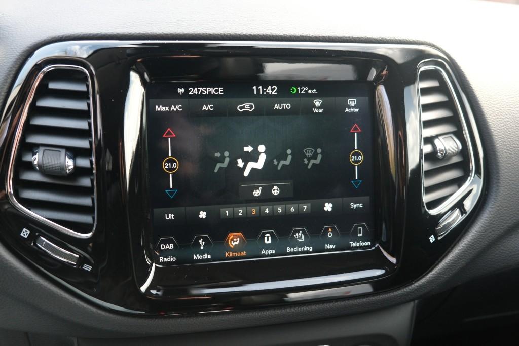 Jeep Compass 1.4 MultiAir 170pk 4x4 Aut. Limited | Navi | App Connect | Winter Pack | Leather Pack | Keyless | Beats Audio | Camera afbeelding 18