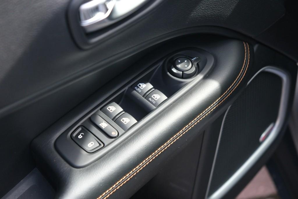 Jeep Compass 1.4 MultiAir 170pk 4x4 Aut. Limited | Navi | App Connect | Winter Pack | Leather Pack | Keyless | Beats Audio | Camera afbeelding 27