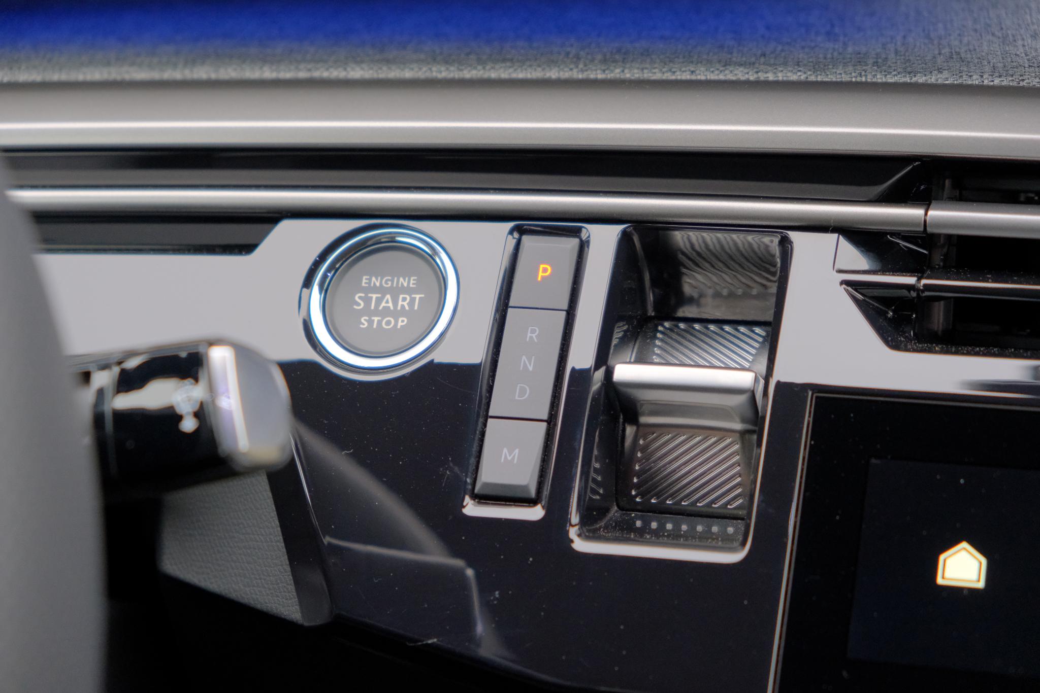 Peugeot 3008 1.2 Hybrid 145pk e-DCS6 GT | Navi | App Connect | Adaptive Cruise | Camera | Panoramadak | FOCAL® Audio | Elektrische Achterklep | Winter Pakket afbeelding 23