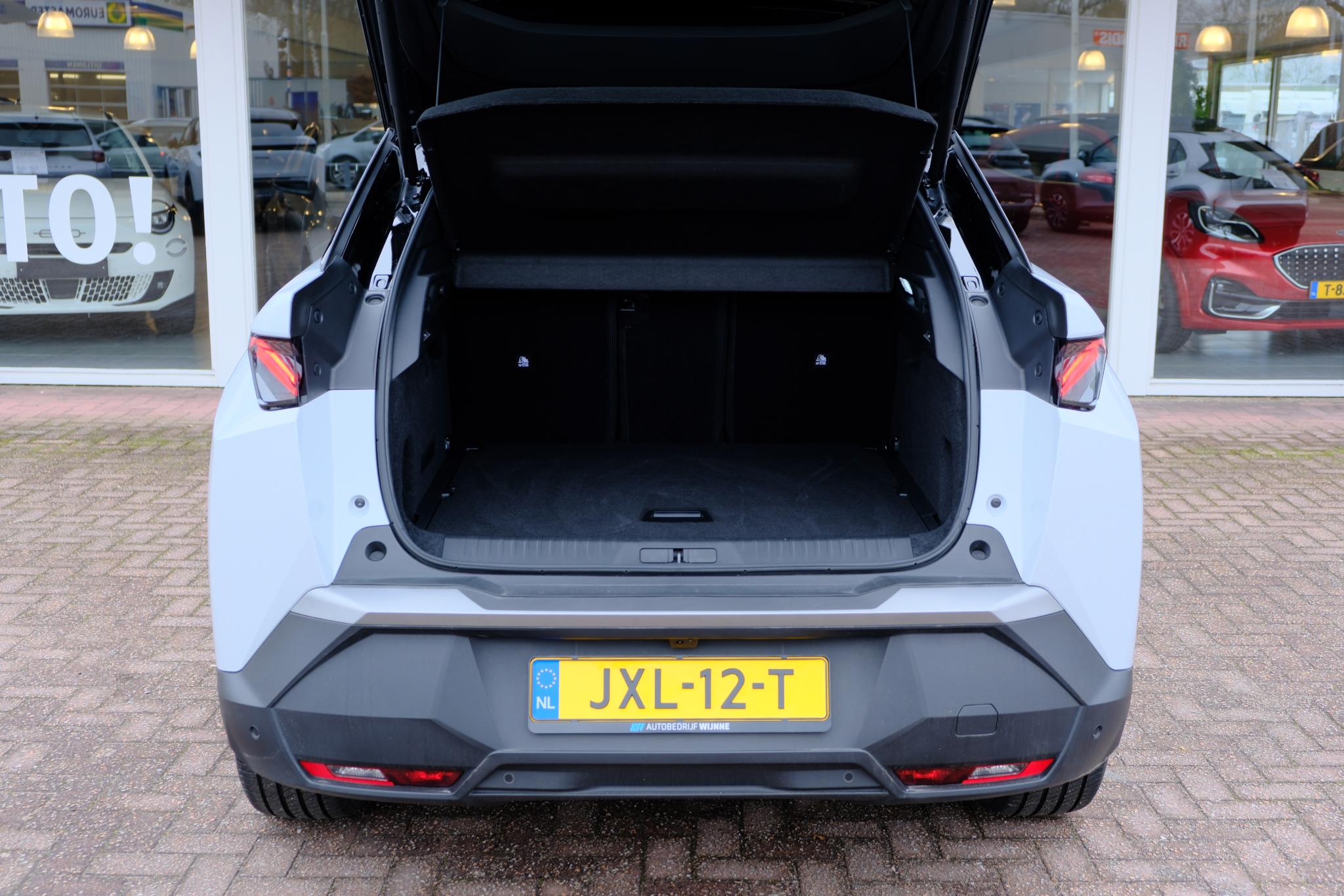 Peugeot 3008 1.2 Hybrid 145pk e-DCS6 GT | Navi | App Connect | Adaptive Cruise | Camera | Panoramadak | FOCAL® Audio | Elektrische Achterklep | Winter Pakket afbeelding 32
