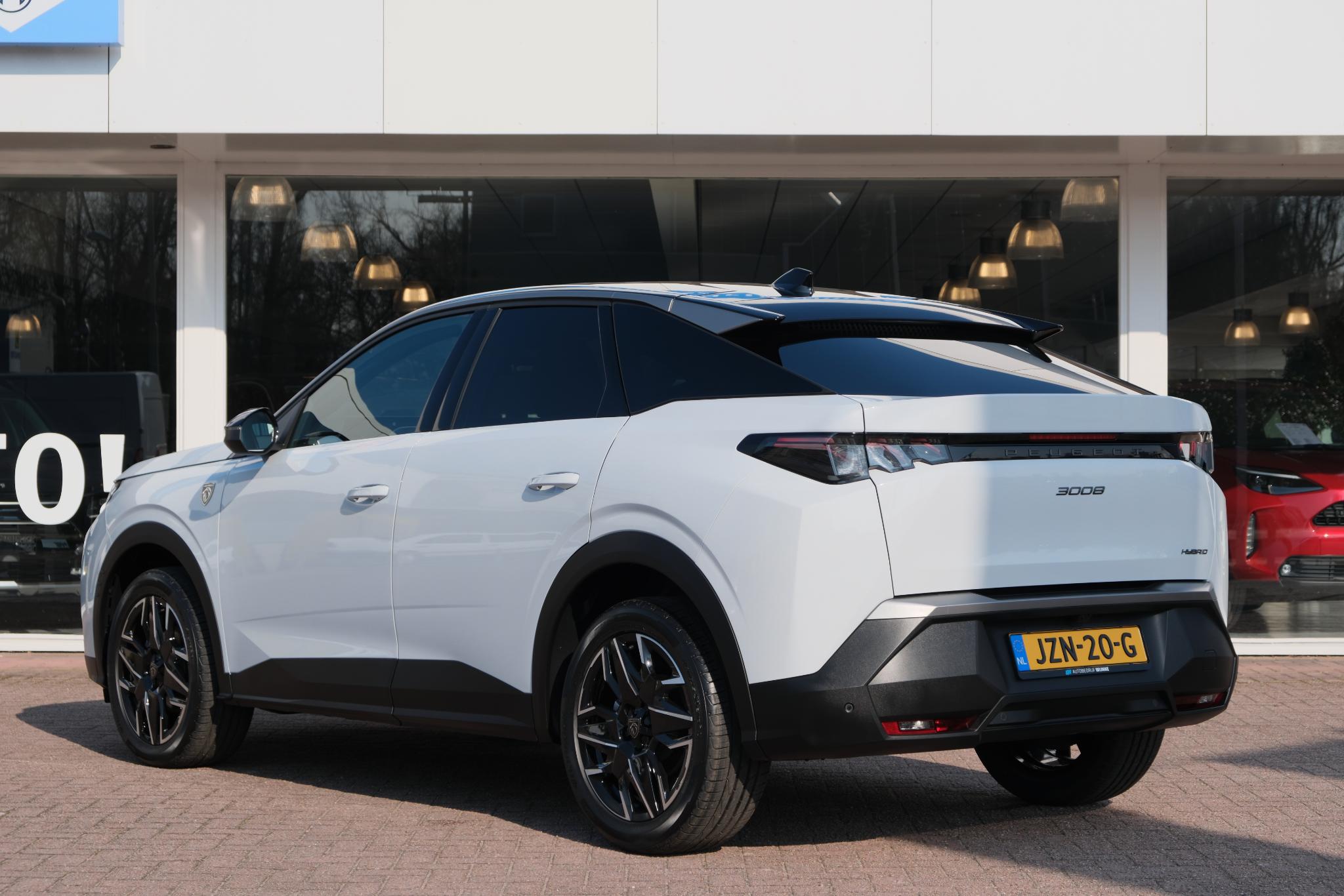 Peugeot 3008 1.2 Hybrid 145pk e-DCS6 GT | Navi | App Connect | Adaptive Cruise | Camera | Panoramadak | FOCAL® Audio | Elektrische Achterklep | Winter Pakket afbeelding 35