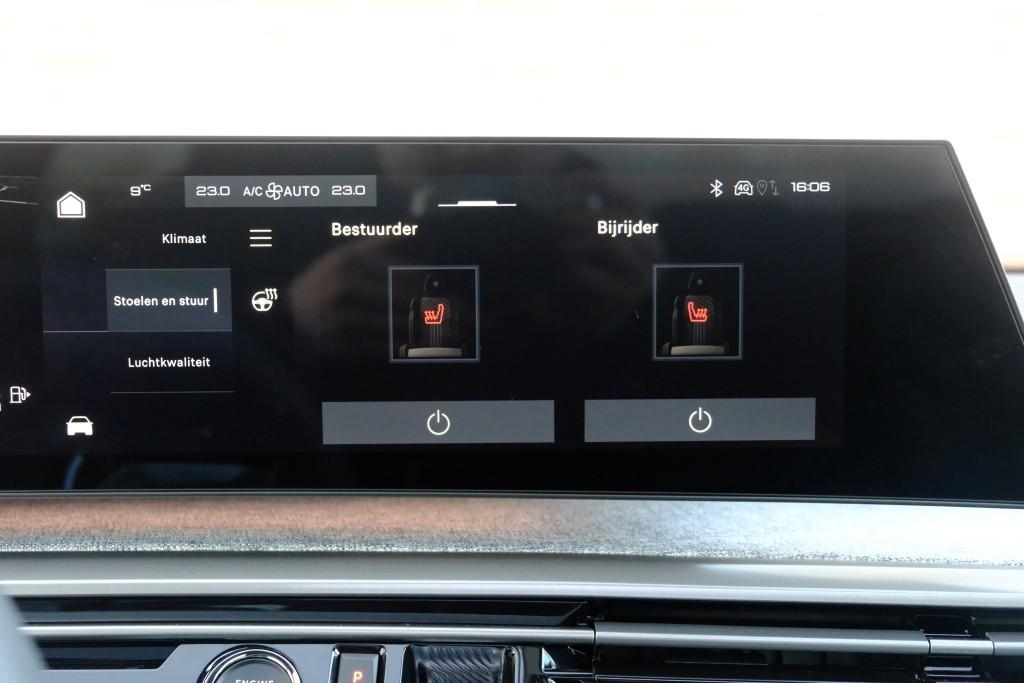 Peugeot 3008 1.2 Hybrid 145pk e-DCS6 GT | Navi | App Connect | Adaptive Cruise | Camera | Panoramadak | FOCAL® Audio | Elektrische Achterklep | Winter Pakket afbeelding 21