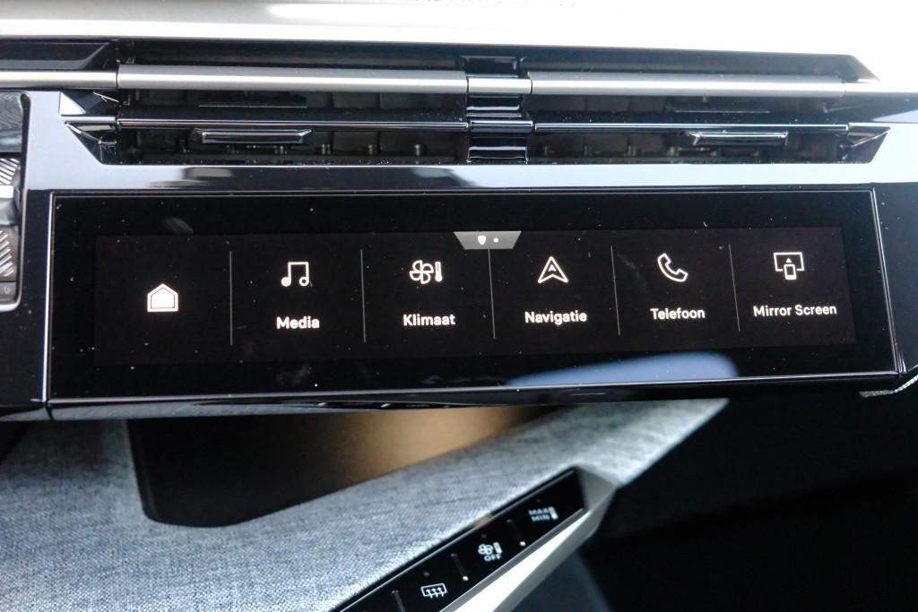 Peugeot 3008 1.2 Hybrid 145pk e-DCS6 GT | Navi | App Connect | Adaptive Cruise | Camera | Panoramadak | FOCAL® Audio | Elektrische Achterklep | Winter Pakket afbeelding 22