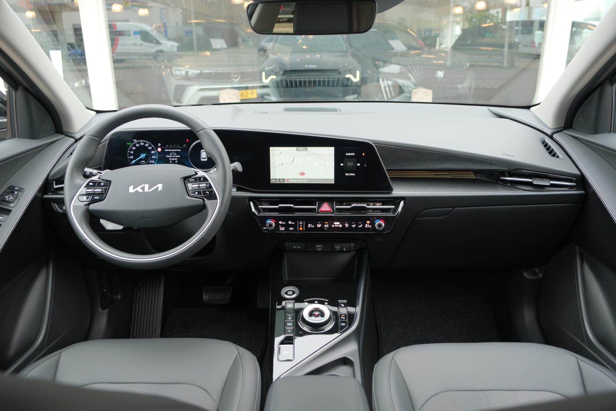 Kia Niro 1.6 GDi PHEV 171pk Aut. DynamicLine | Navi | App Connect | Adaptive Cruise | Keyless | Camera | Elektrische klep | Winter Pakket afbeelding 2