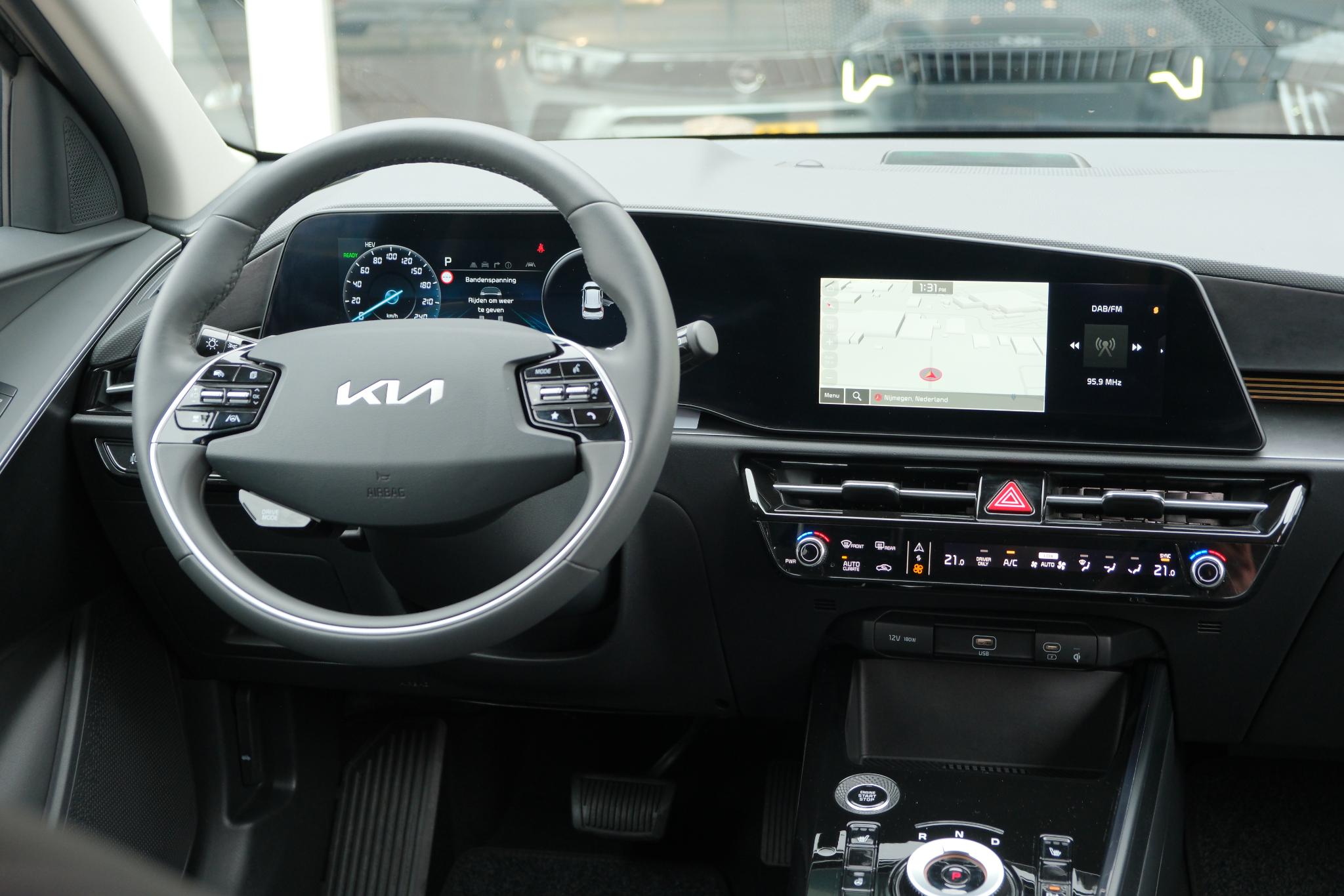 Kia Niro 1.6 GDi PHEV 171pk Aut. DynamicLine | Navi | App Connect | Adaptive Cruise | Keyless | Camera | Elektrische klep | Winter Pakket afbeelding 6