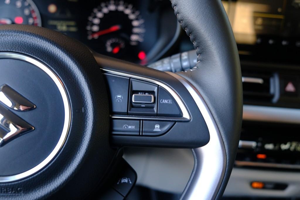 Suzuki Swift 1.2 82pk Style Smart Hybrid | Navi | App Connect | Climate | Adaptive Cruise | Camera | Keyless | Stoelverwarming afbeelding 9