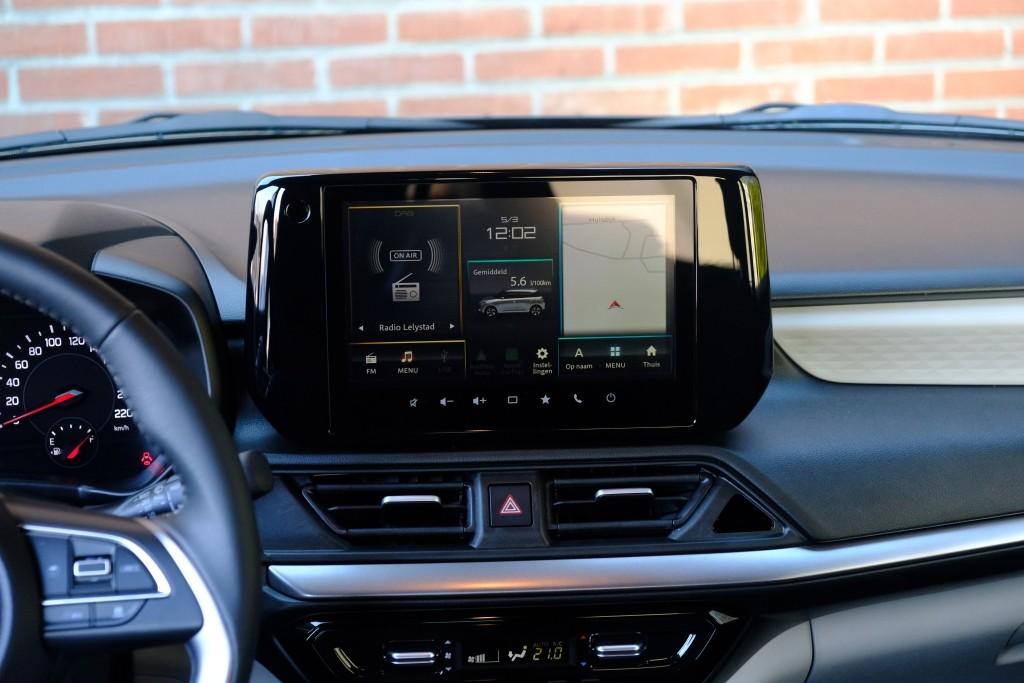 Suzuki Swift 1.2 82pk Style Smart Hybrid | Navi | App Connect | Climate | Adaptive Cruise | Camera | Keyless | Stoelverwarming afbeelding 13