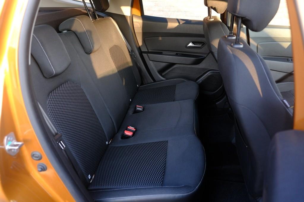 Dacia Duster 1.6 SCe 114pk Prestige | App Connect | Airco | Cruise | Camera | Stoelverwarming | PDC | Trekhaak afbeelding 2