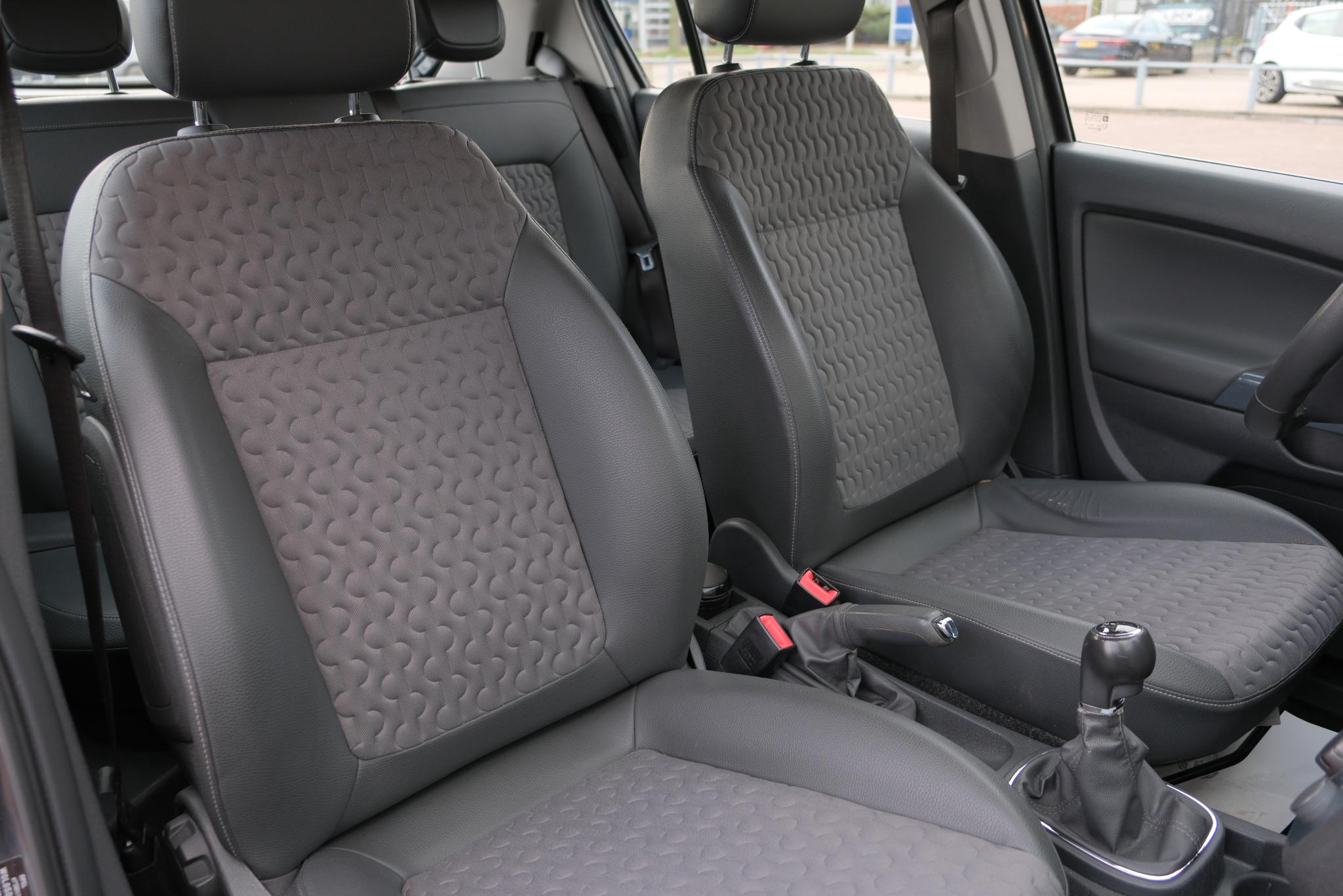 Opel Corsa 1.4-16V 100pk Cosmo | Navi | Cruise | PDC | Climate afbeelding 8