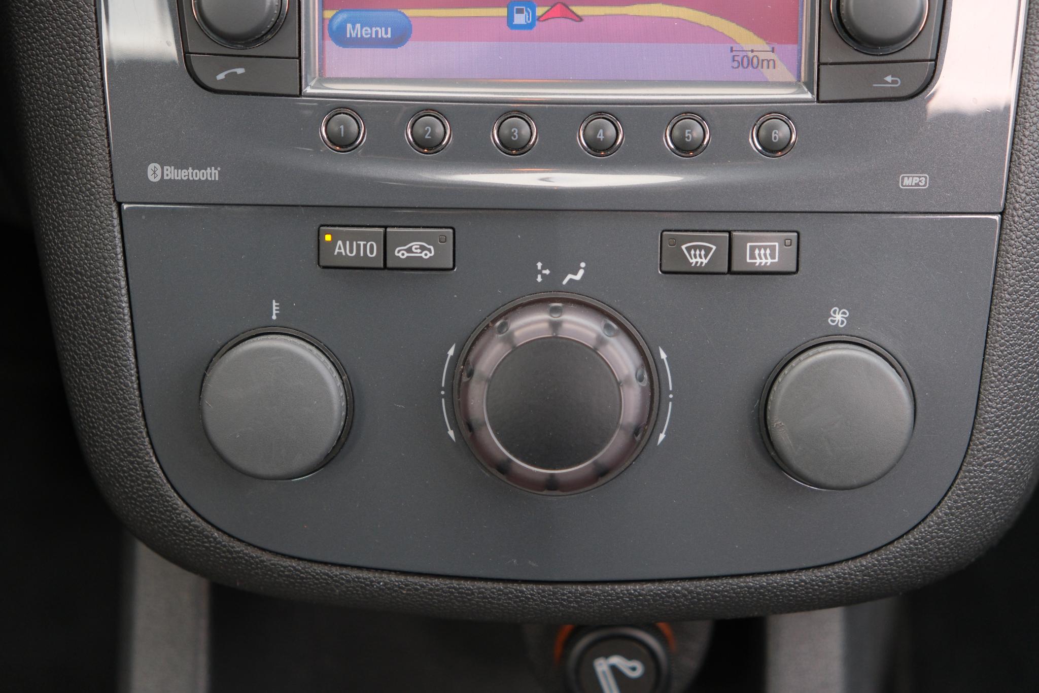 Opel Corsa 1.4-16V 100pk Cosmo | Navi | Cruise | PDC | Climate afbeelding 11