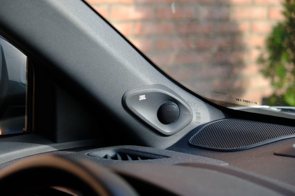 Toyota Yaris Cross 1.5 Hybrid 116pk CVT GR Sport | Navi | App Connect | Adaptive Cruise | Keyless | Camera | JBL | Alcantara/Leer afbeelding 28