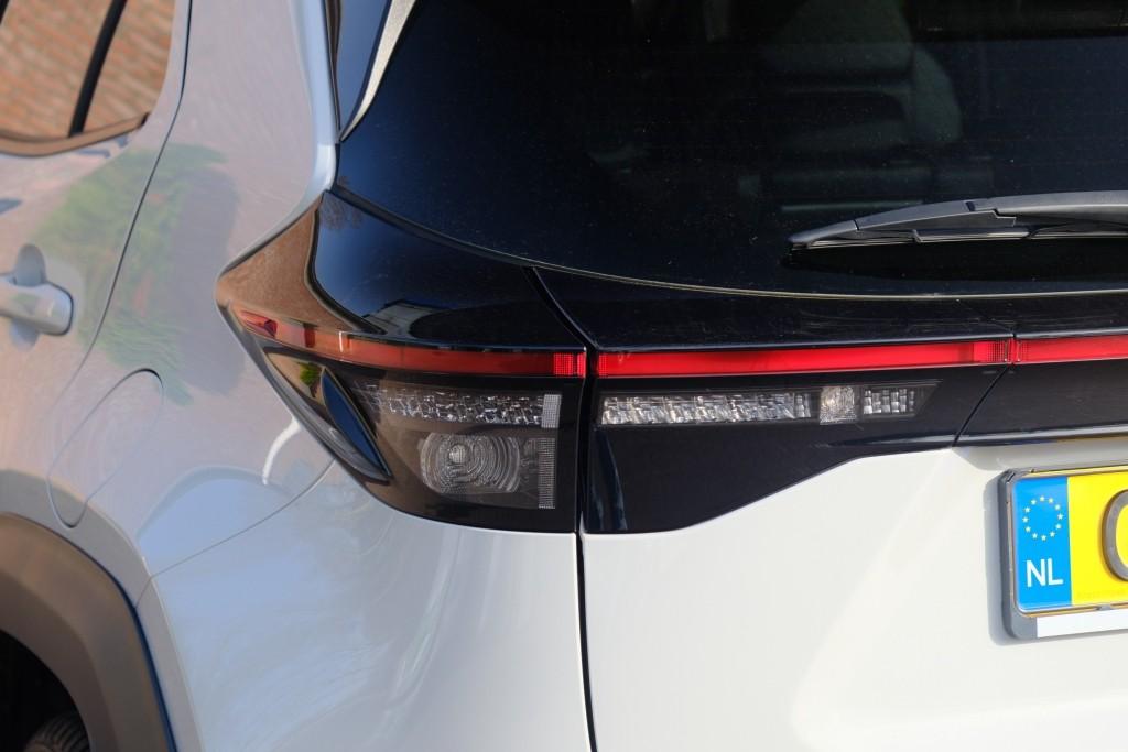 Toyota Yaris Cross 1.5 Hybrid 116pk CVT GR Sport | Navi | App Connect | Adaptive Cruise | Keyless | Camera | JBL | Alcantara/Leer afbeelding 32