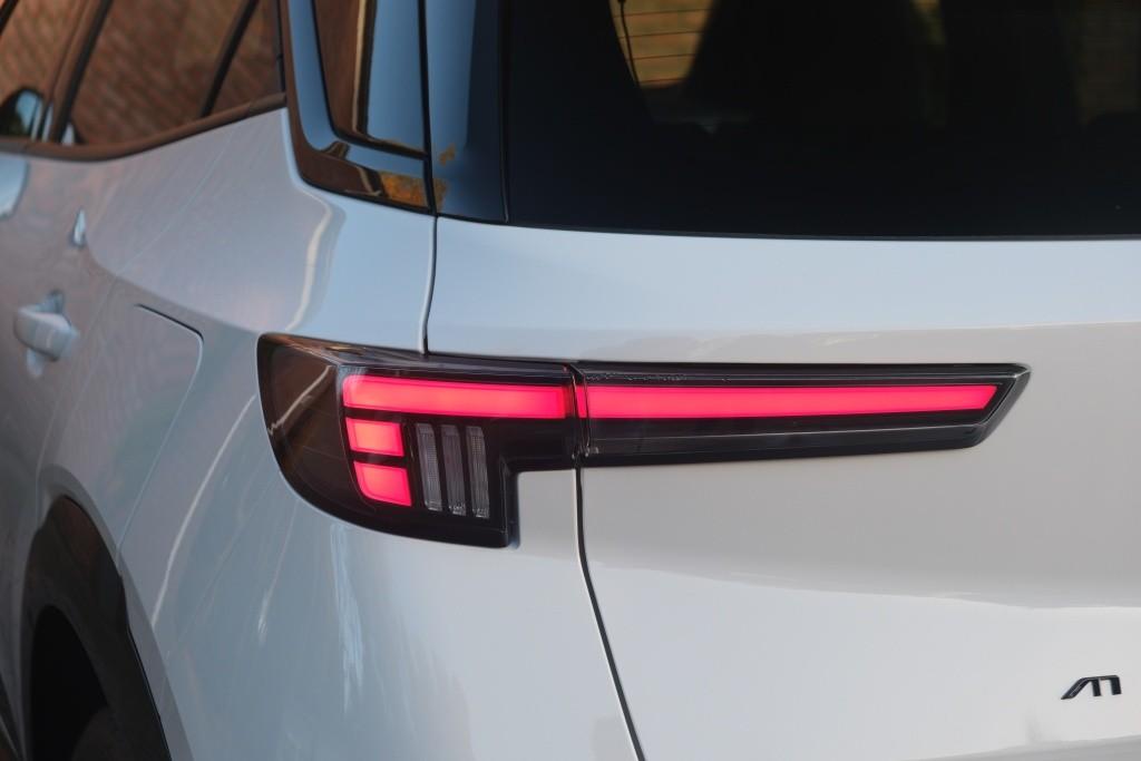 Opel Mokka 1.2 Turbo 130pk EAT8 GS | Nieuw Model ! | App Connect | Camera| Cruise | Massage | Winter Pakket afbeelding 25