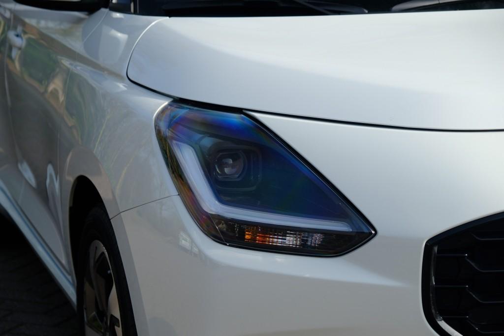 Suzuki Swift 1.2 82pk Style Smart Hybrid | Navi | App Connect | Climate | Adaptive Cruise | Camera | Keyless | Stoelverwarming afbeelding 2