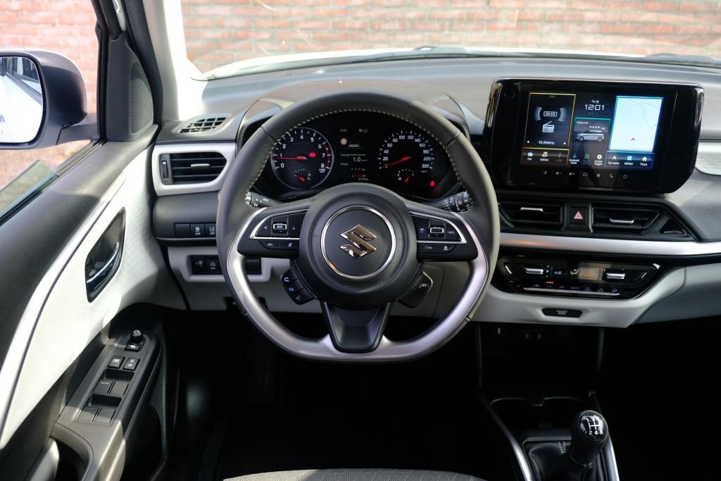 Suzuki Swift 1.2 82pk Style Smart Hybrid | Navi | App Connect | Climate | Adaptive Cruise | Camera | Keyless | Stoelverwarming afbeelding 11