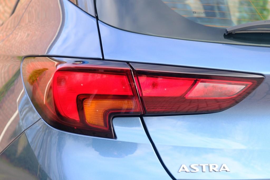 Opel Astra 1.0 Turbo 105pk 5-drs Online Editon | Navi | Airco | Cruise | Camera | PDC afbeelding 25