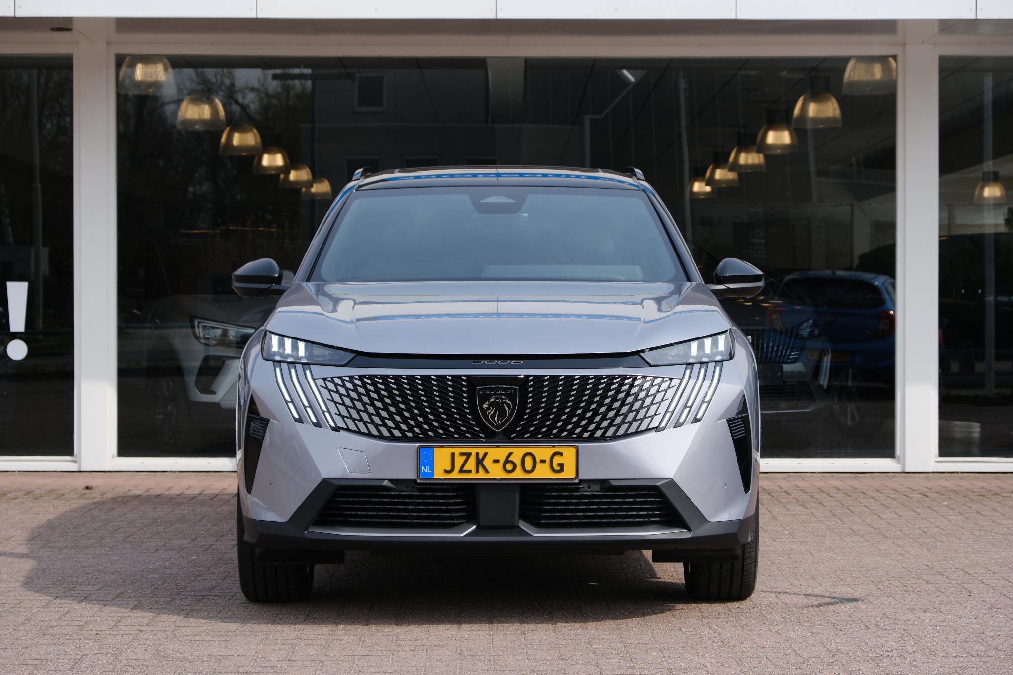 Peugeot 5008 1.2 Hybrid 145pk e-DCS6 GT 7 Persoons | Navi | App Connect | Adaptive Cruise | Panoramadak | Camera | Keyless | Stoelverwarming | Elektrische Achterklep | PDC afbeelding 3