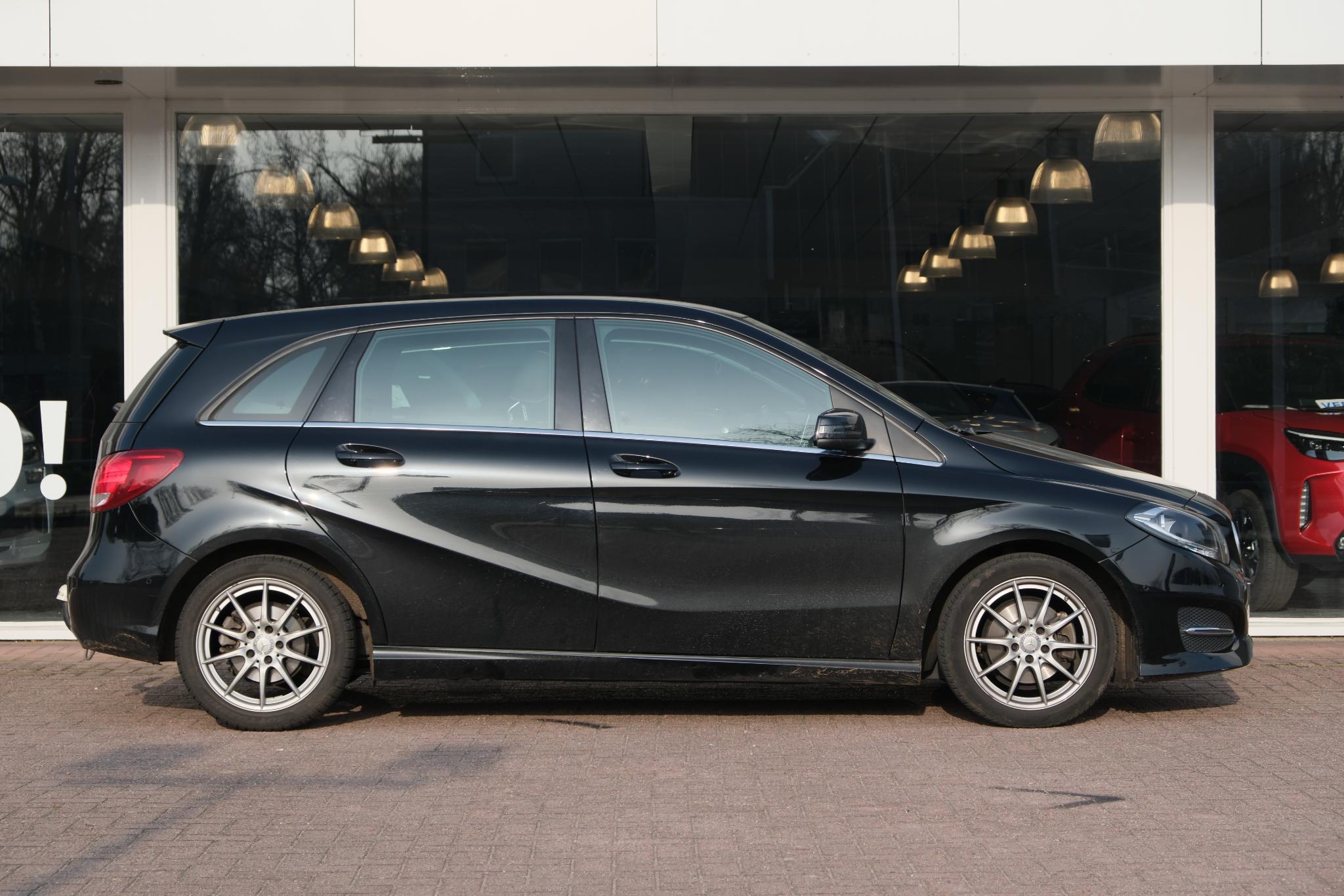 Mercedes-Benz B-Klasse 180 Blue Efficiency 122pk Ambition | Navi | Cruise | Trekhaak | PDC afbeelding 4