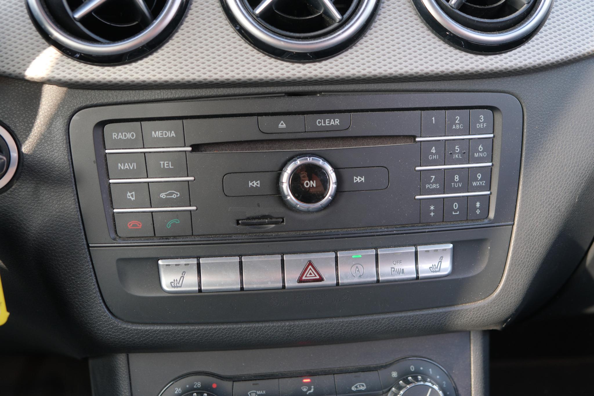 Mercedes-Benz B-Klasse 180 Blue Efficiency 122pk Ambition | Navi | Cruise | Trekhaak | PDC afbeelding 13