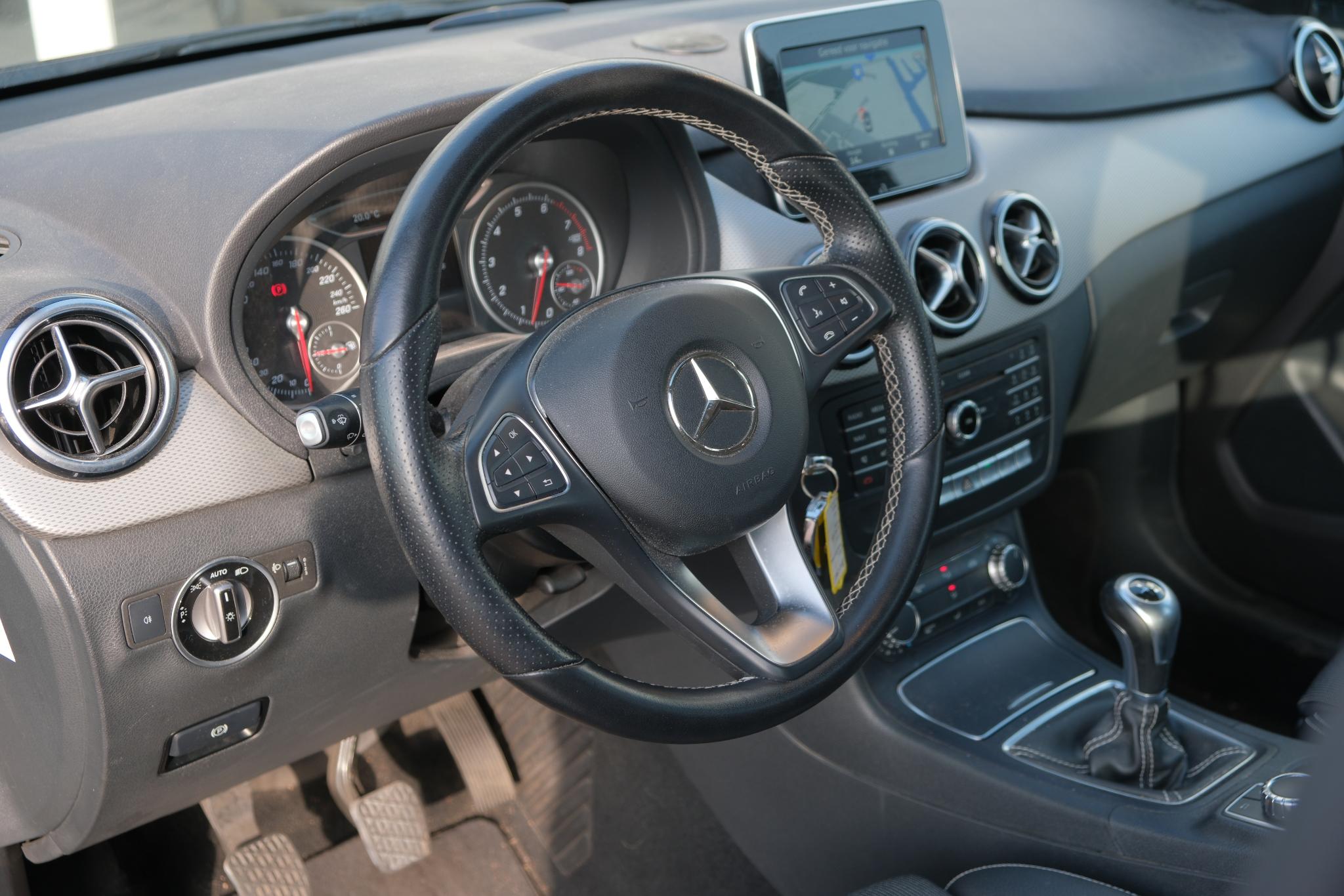 Mercedes-Benz B-Klasse 180 Blue Efficiency 122pk Ambition | Navi | Cruise | Trekhaak | PDC afbeelding 18