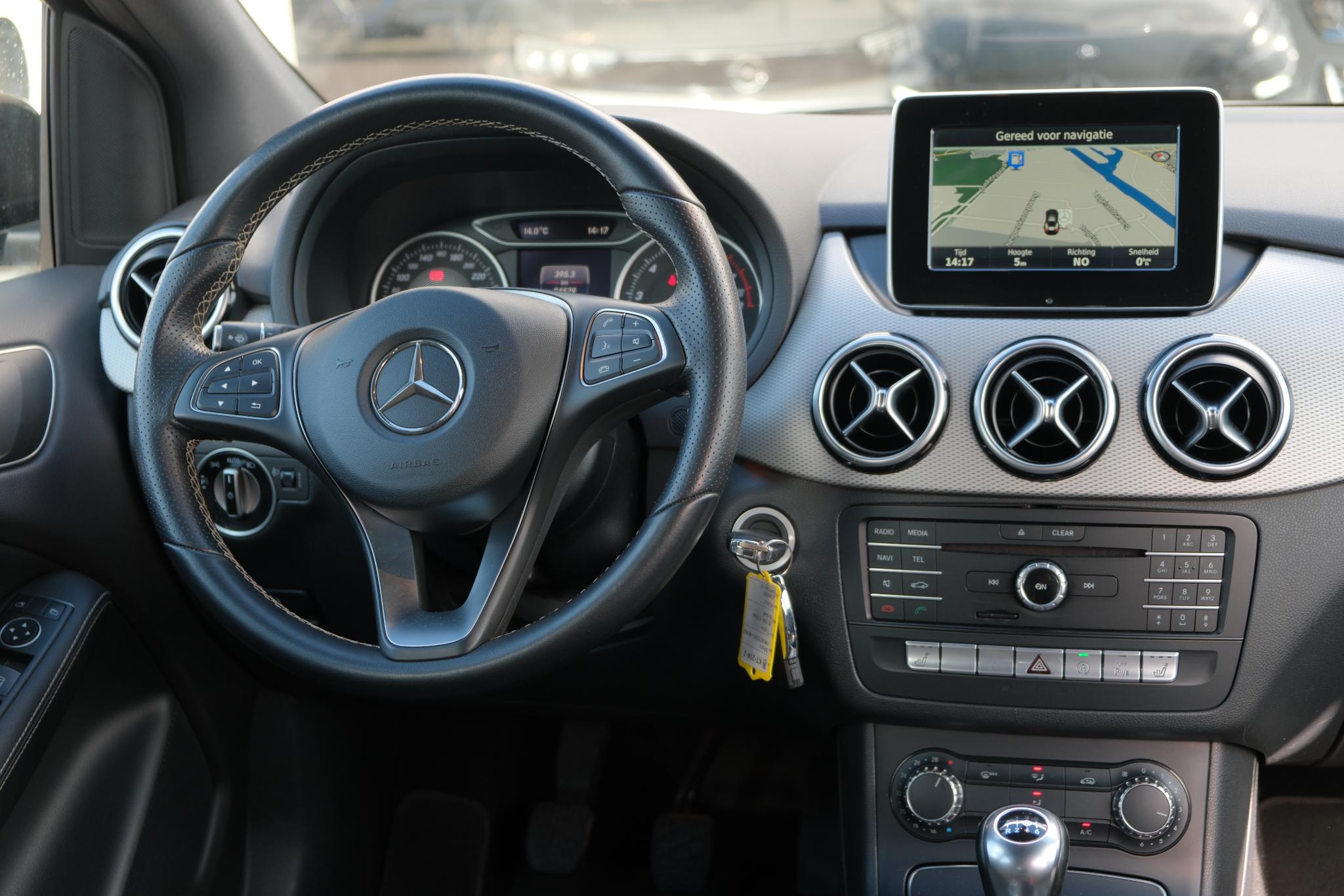 Mercedes-Benz B-Klasse 180 122pk Ambition | Navi | Cruise | Trekhaak | PDC afbeelding 6