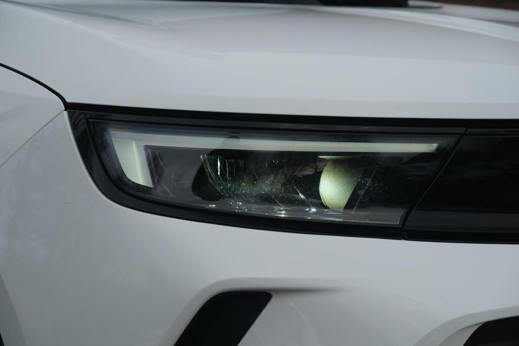 Opel Mokka 1.2 Turbo 130pk EAT8 Ultimate | App Connect | Climate | Adaptive Cruise | Keyless | Camera | Blind Spot | Winter Pakket afbeelding 2