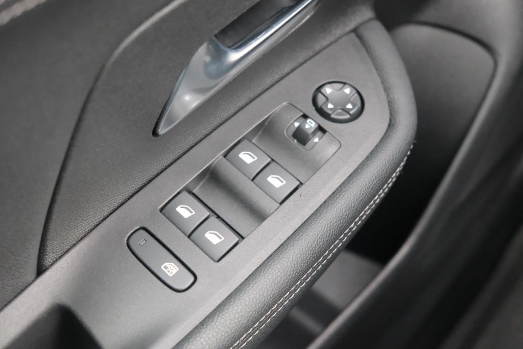 Opel Mokka 1.2 Turbo 130pk EAT8 Ultimate | App Connect | Climate | Adaptive Cruise | Keyless | Camera | Blind Spot | Winter Pakket afbeelding 21