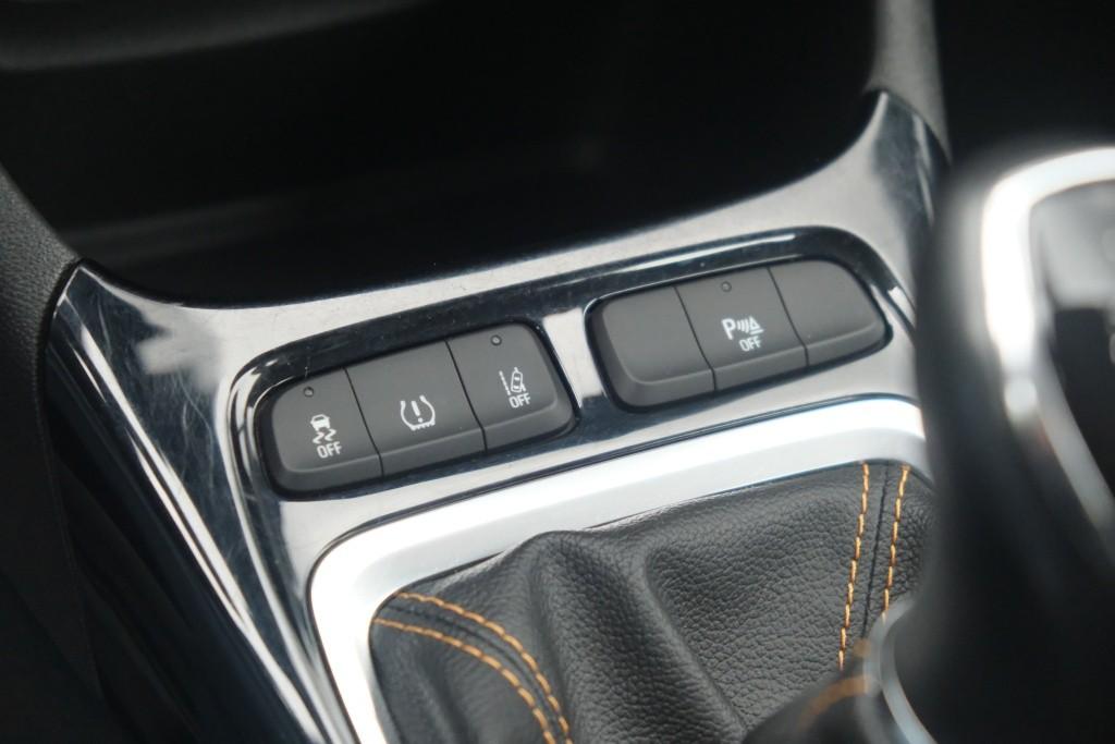 Opel Crossland X 1.2 82pk Innovation | App Connect | Climate | Cruise | Camera | PDC | Winter Pakket | Trekhaak afbeelding 18