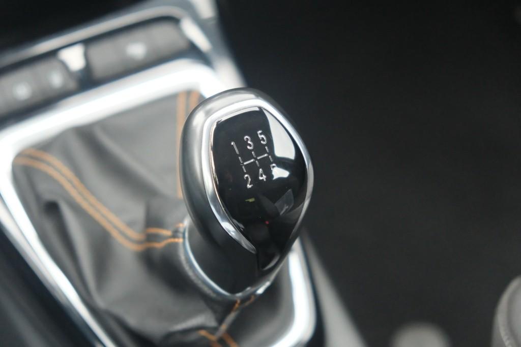 Opel Crossland X 1.2 82pk Innovation | App Connect | Climate | Cruise | Camera | PDC | Winter Pakket | Trekhaak afbeelding 19