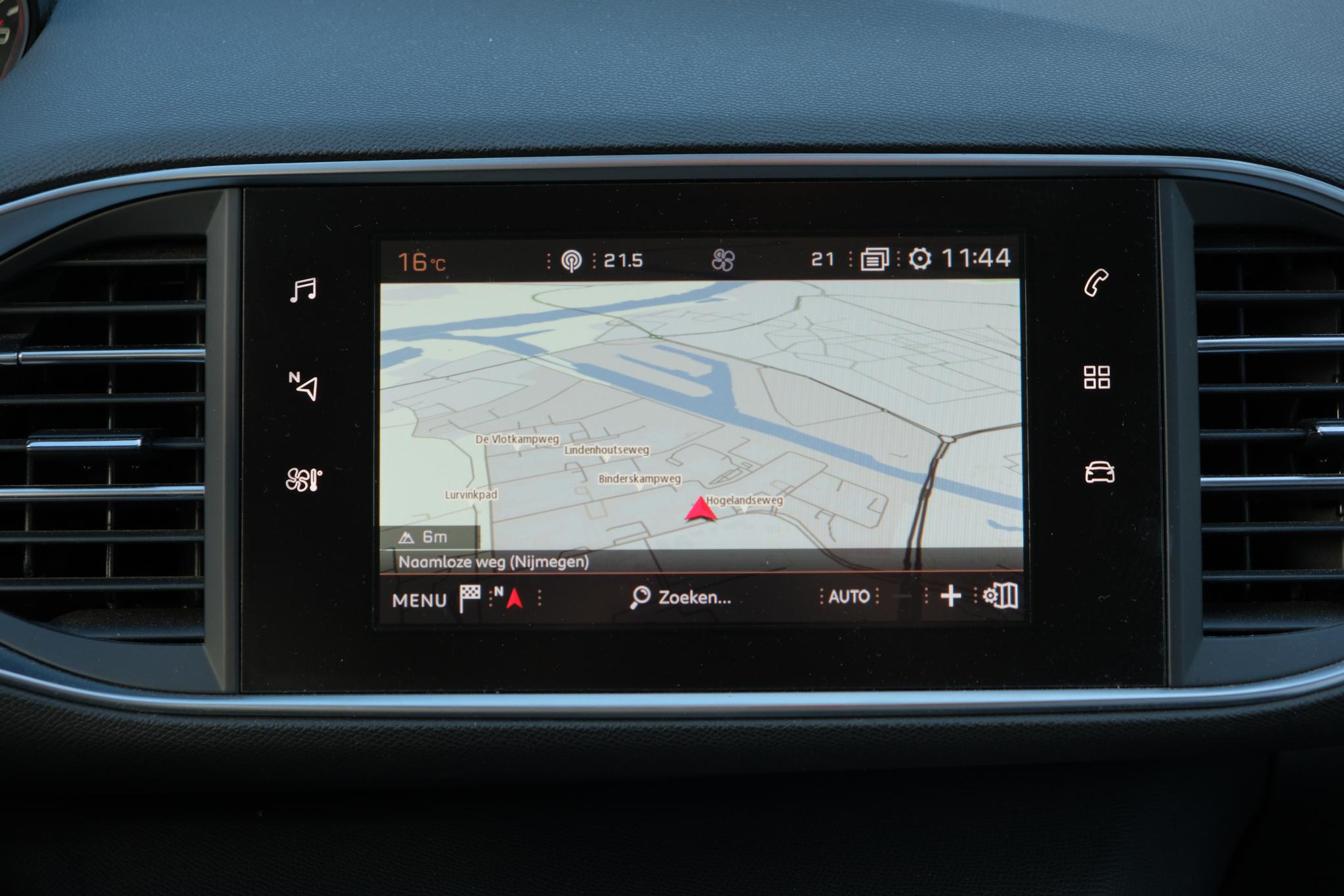 Peugeot 308 SW 1.2 PureTech 130pk Allure | Navi | Cruise | Trekhaak | Climate | PDC afbeelding 11