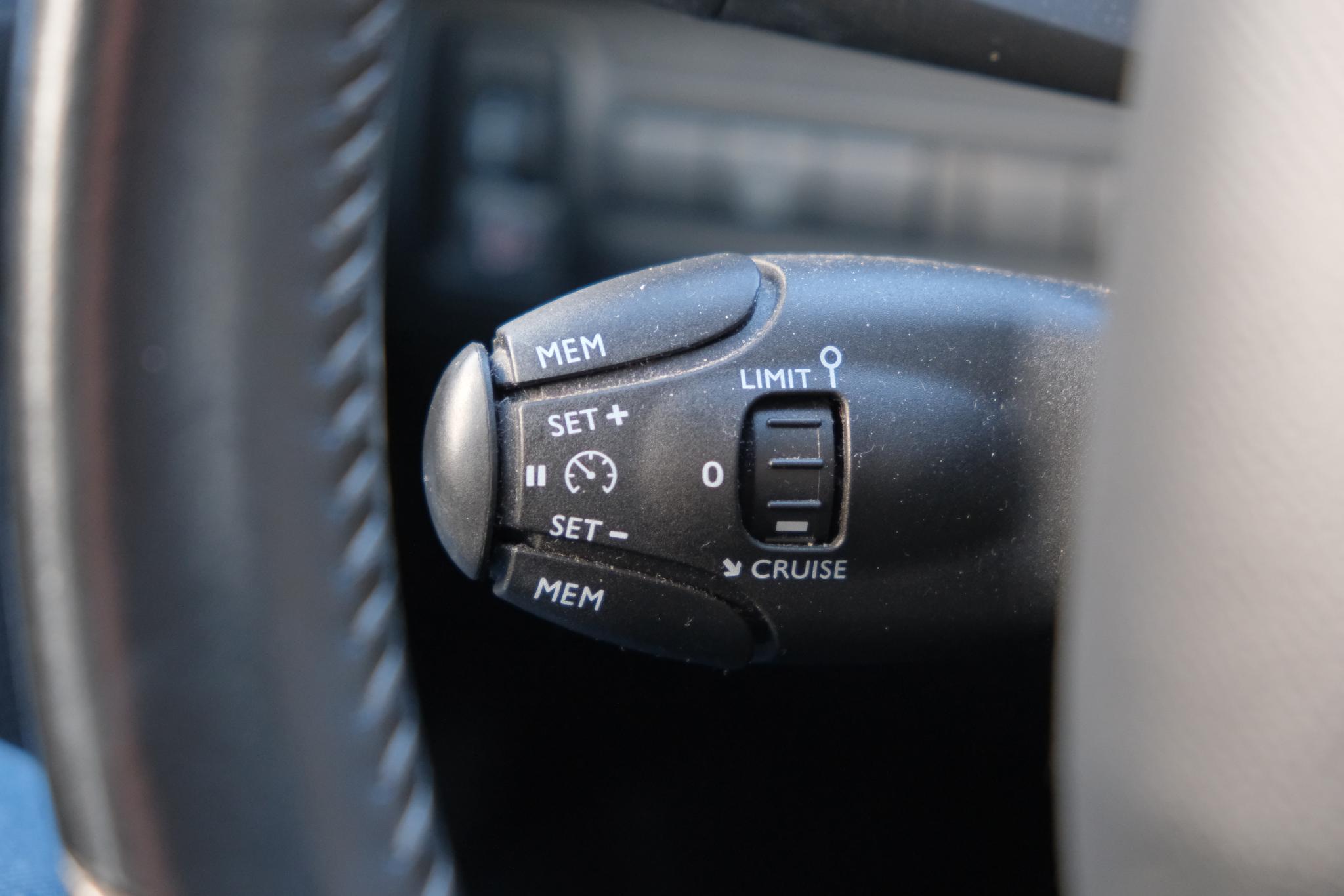 Peugeot 308 SW 1.2 PureTech 130pk Allure | Navi | Cruise | Trekhaak | Climate | PDC afbeelding 13