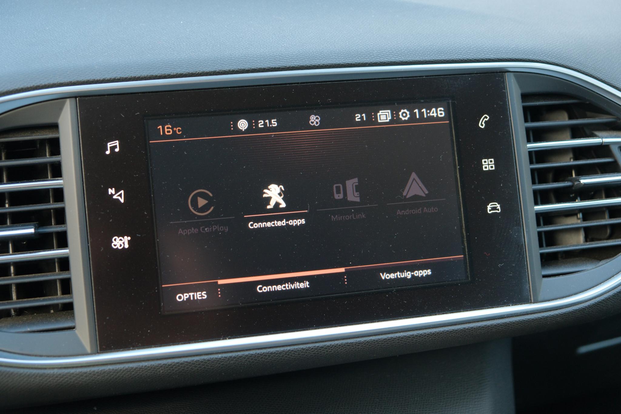 Peugeot 308 SW 1.2 PureTech 130pk Allure | Navi | Cruise | Trekhaak | Climate | PDC afbeelding 15