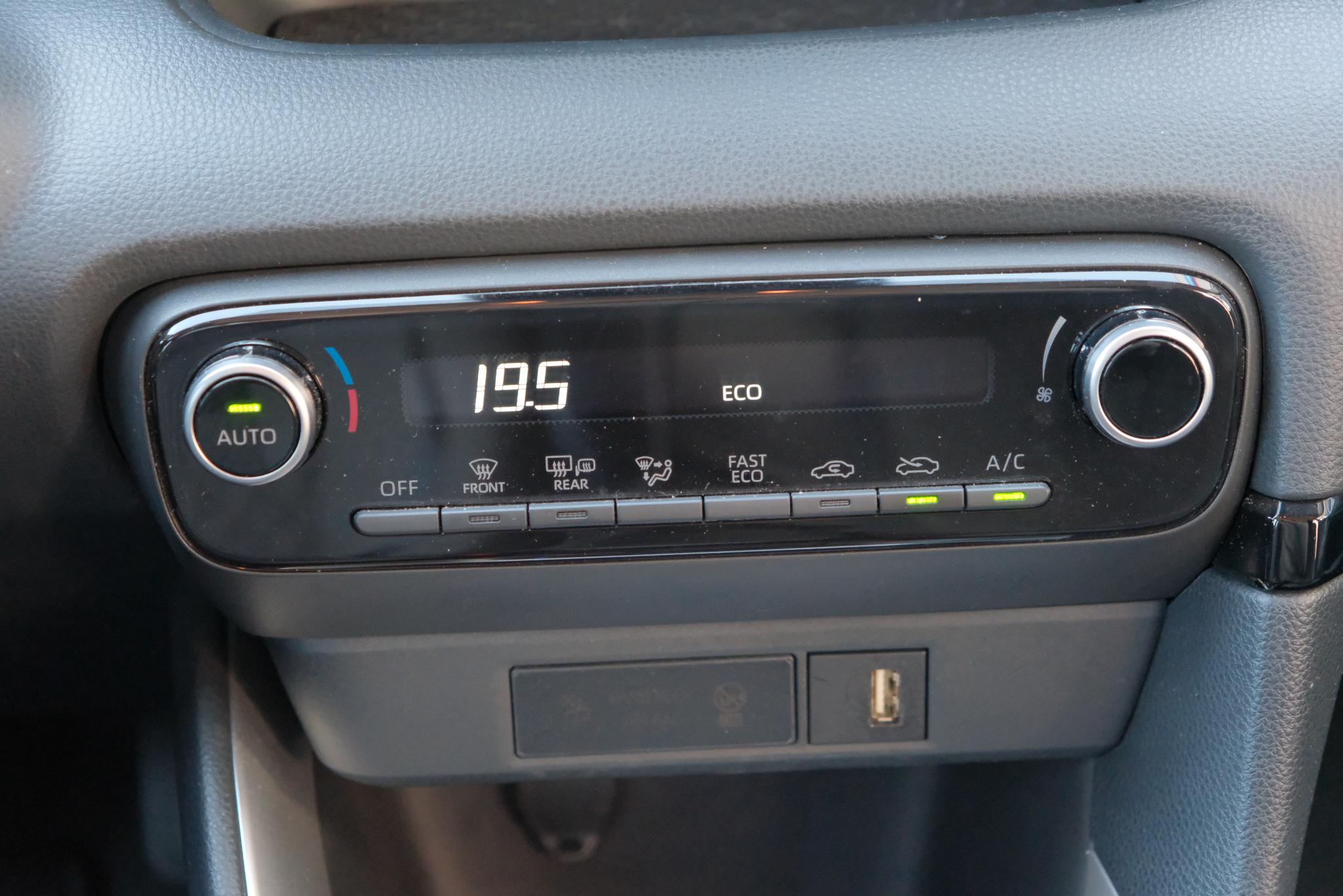 Toyota Yaris 1.5 Hybrid 115pk Dynamic | Camera | Adaptieve Cruise | Climate | 16" velgen afbeelding 11