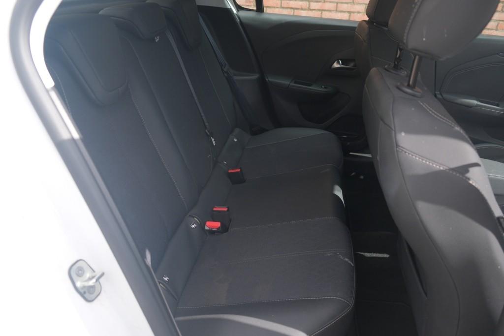 Opel Corsa 1.2 Turbo 100pk EAT8 Elegance | App Connect | Airco | Cruise | Camera | PDC | Blind Spot | DAB afbeelding 3
