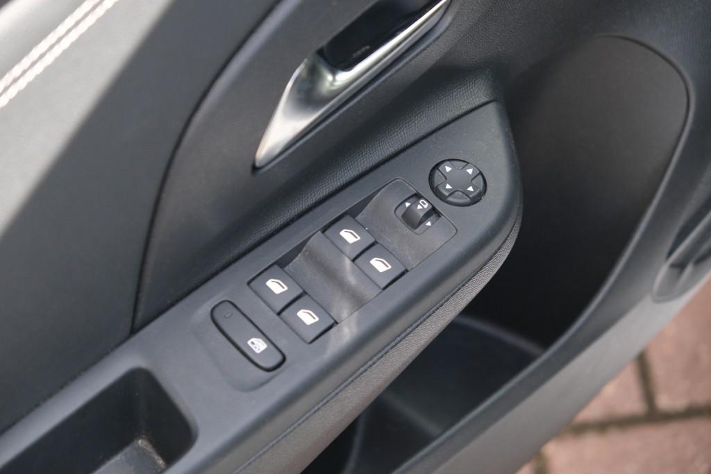 Opel Corsa 1.2 Turbo 100pk EAT8 Elegance | App Connect | Airco | Cruise | Camera | PDC | Blind Spot | DAB afbeelding 24