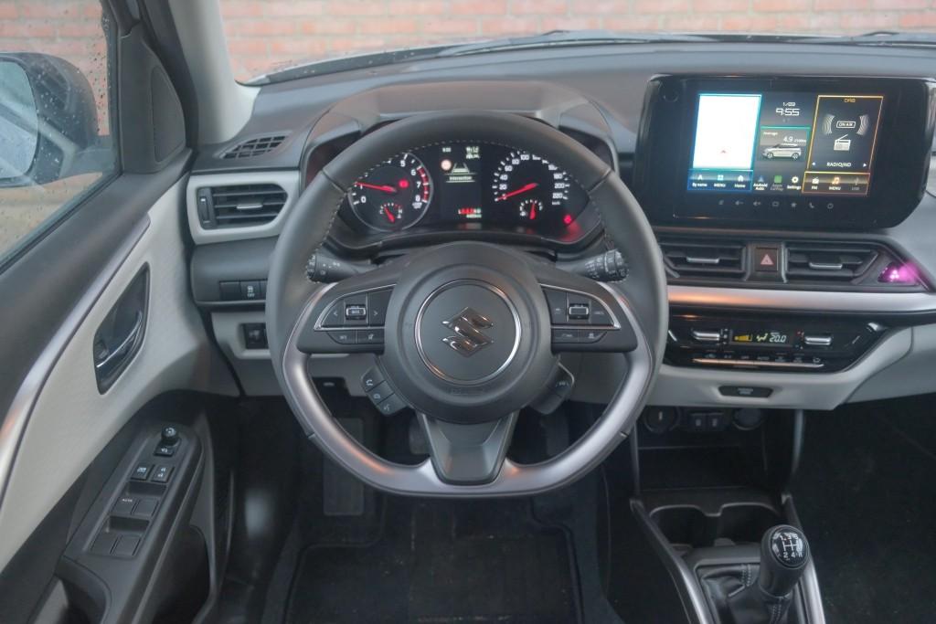 Suzuki Swift 1.2 82pk Style Smart Hybrid | Navi | App Connect | Climate | Adaptive Cruise | Camera | Keyless | Stoelverwarming afbeelding 13