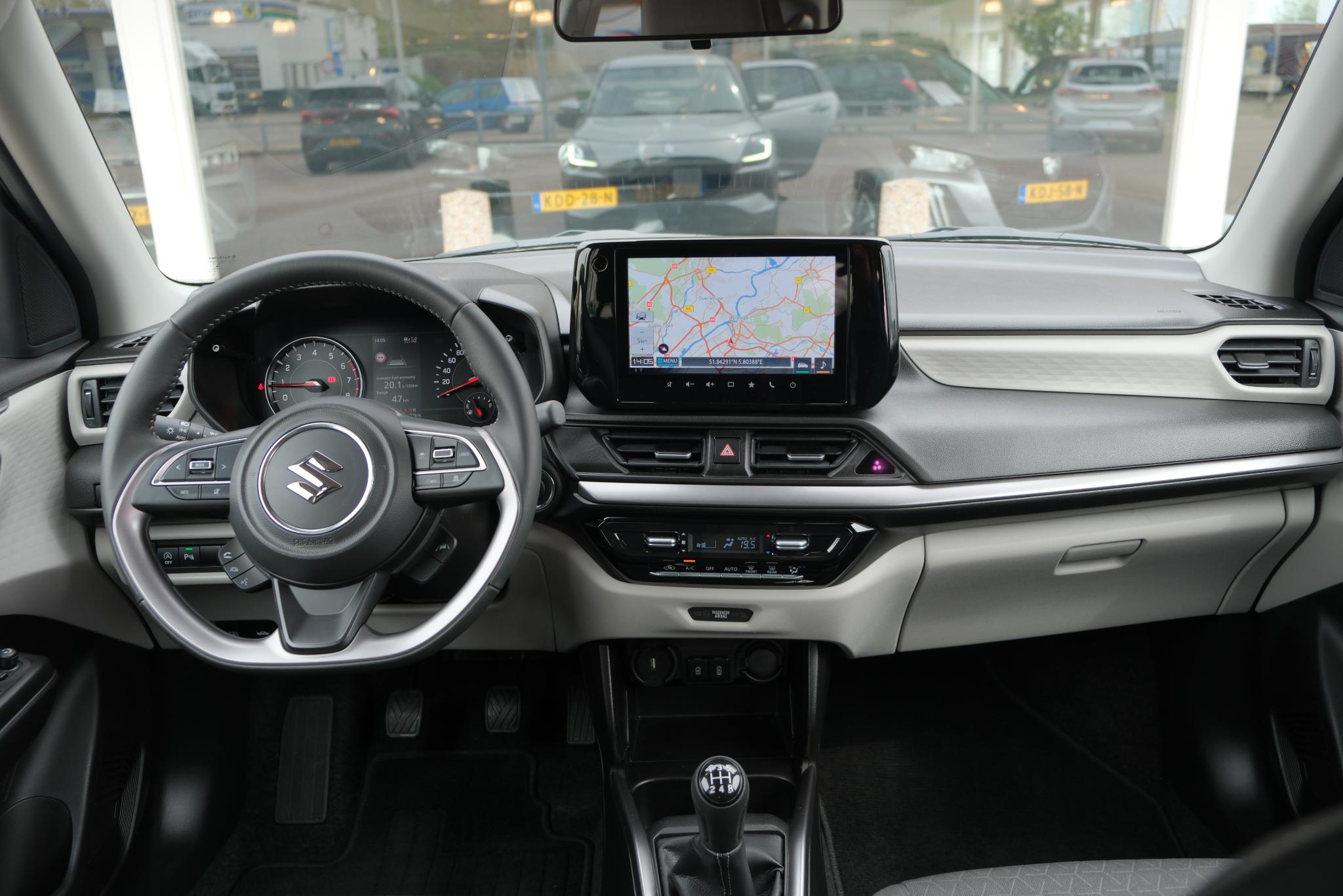 Suzuki Swift 1.2 83pk Style Smart Hybrid | Navi | App Connect | Climate | Adaptive Cruise | Camera | Keyless | Stoelverwarming afbeelding 2