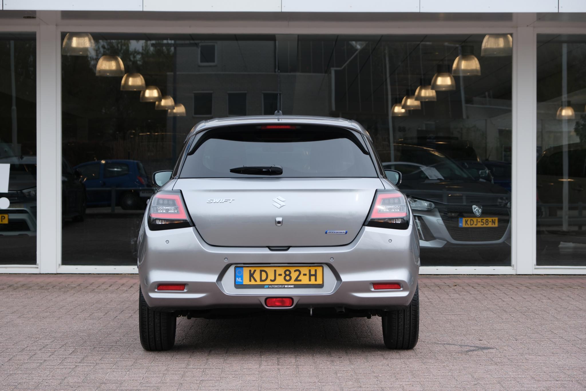 Suzuki Swift 1.2 83pk Style Smart Hybrid | Navi | App Connect | Climate | Adaptive Cruise | Camera | Keyless | Stoelverwarming afbeelding 5