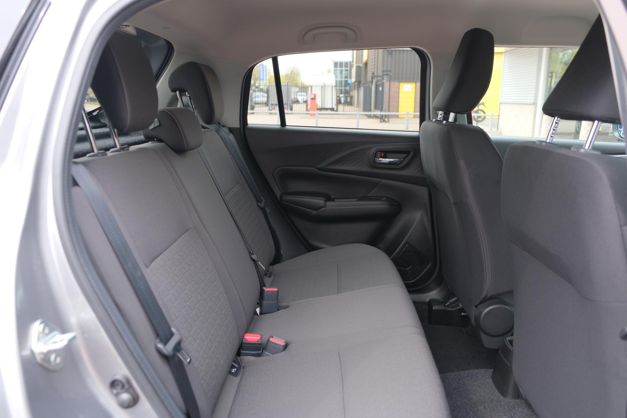 Suzuki Swift 1.2 83pk Style Smart Hybrid | Navi | App Connect | Climate | Adaptive Cruise | Camera | Keyless | Stoelverwarming afbeelding 10