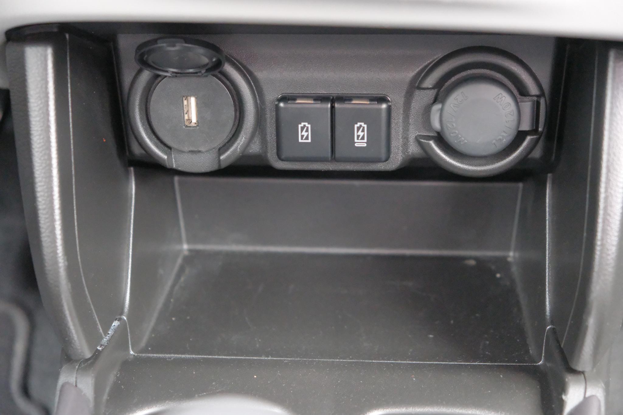 Suzuki Swift 1.2 83pk Style Smart Hybrid | Navi | App Connect | Climate | Adaptive Cruise | Camera | Keyless | Stoelverwarming afbeelding 13
