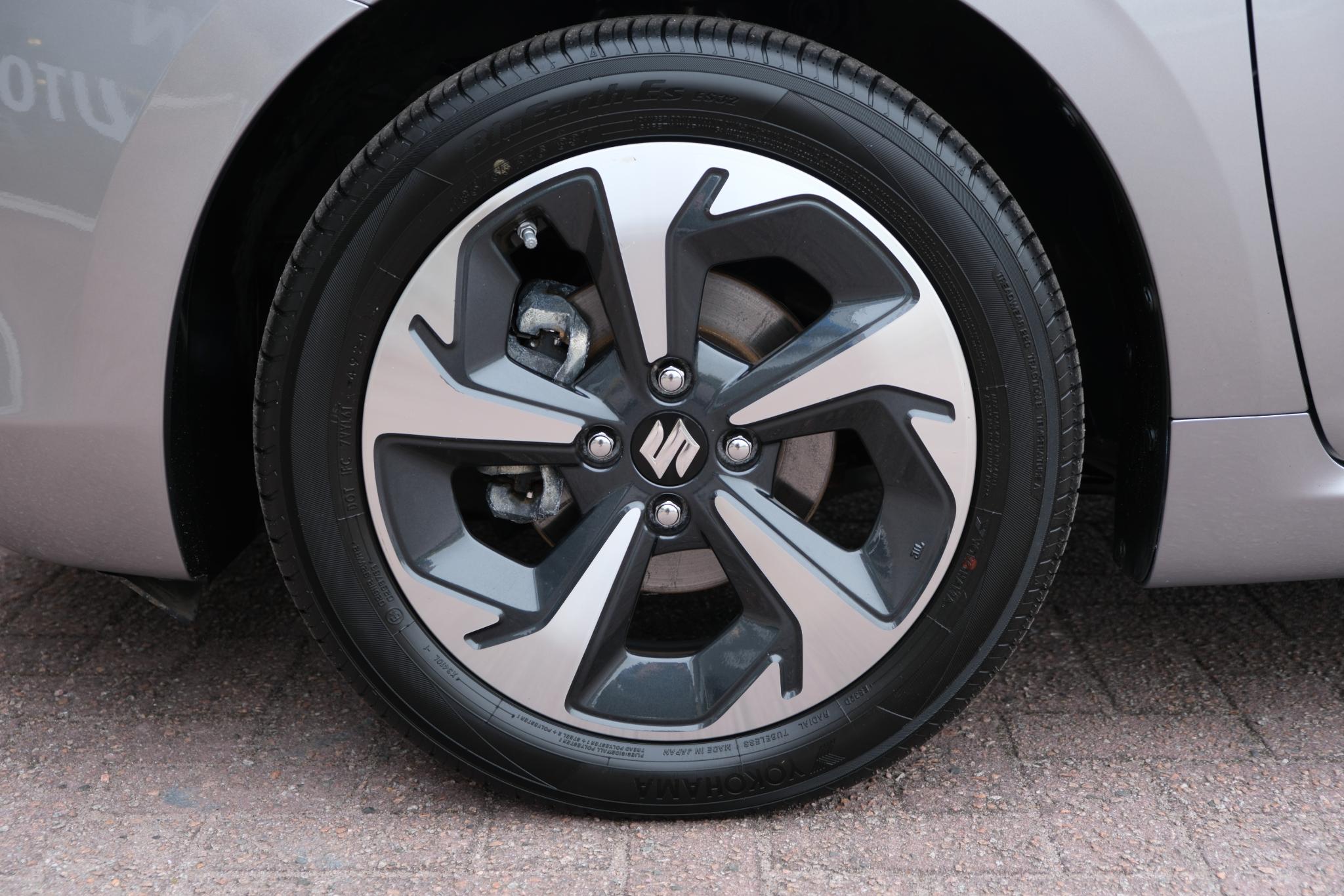 Suzuki Swift 1.2 83pk Style Smart Hybrid | Navi | App Connect | Climate | Adaptive Cruise | Camera | Keyless | Stoelverwarming afbeelding 21