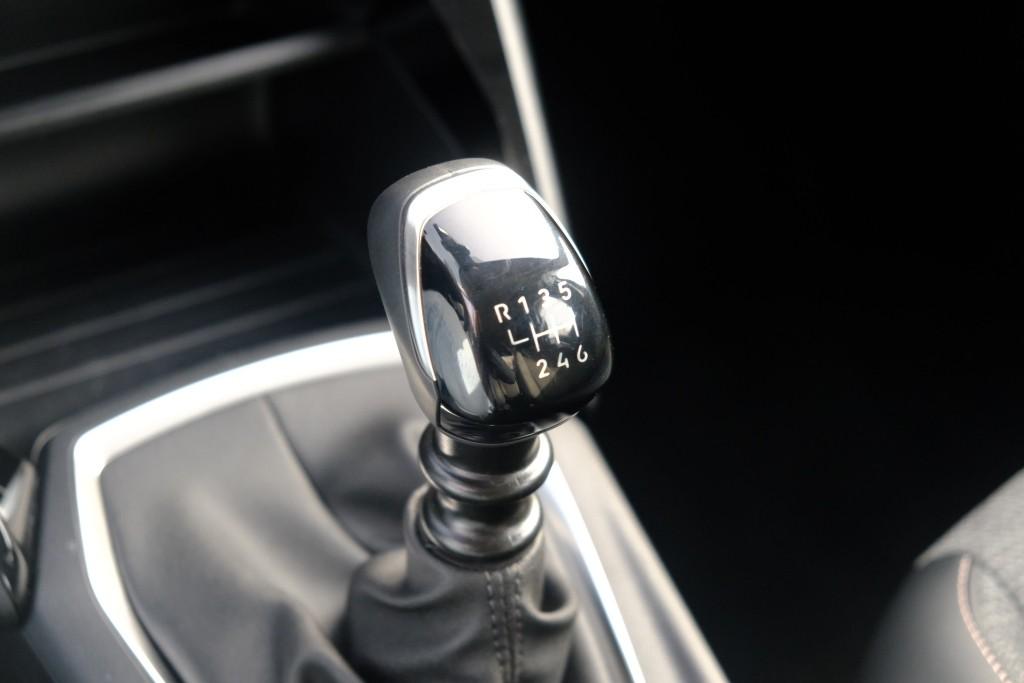 Peugeot 208 1.2 PureTech 100pk Style | App Connect | Climate | Cruise | DAB | PDC afbeelding 22