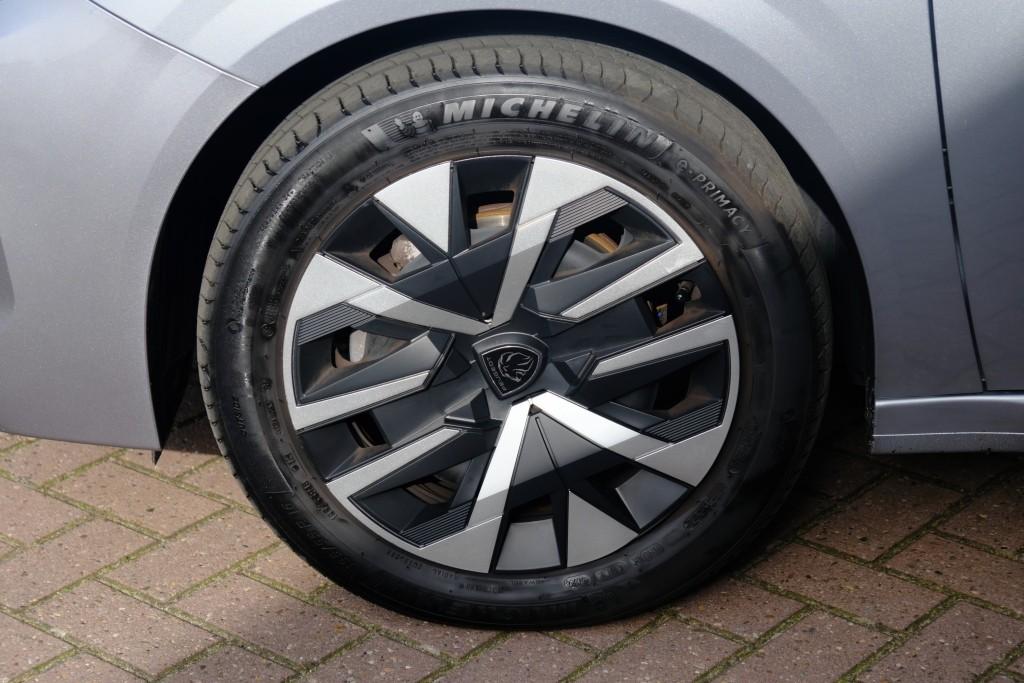 Peugeot 208 1.2 PureTech 100pk Style | App Connect | Climate | Cruise | DAB | PDC afbeelding 24